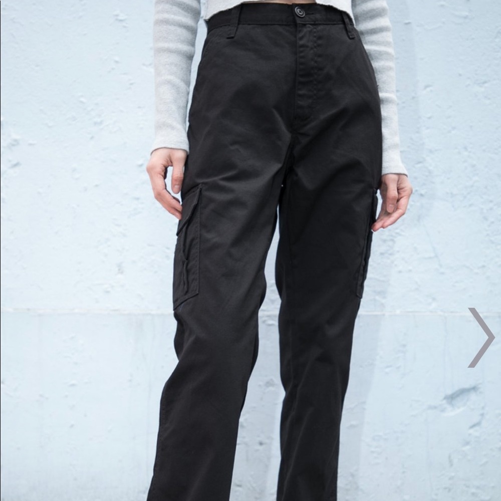 RARE BRANDY MELVILLE ELLIE CARGO PANTS